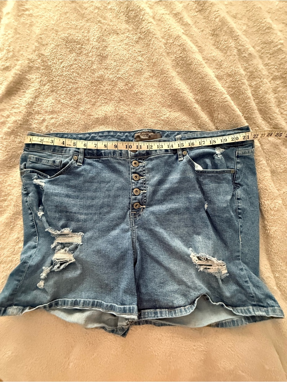 Torrid Size 22 Distressed Denim Shorts High Rise Button Fly Plus Size - Picture 4 of 5